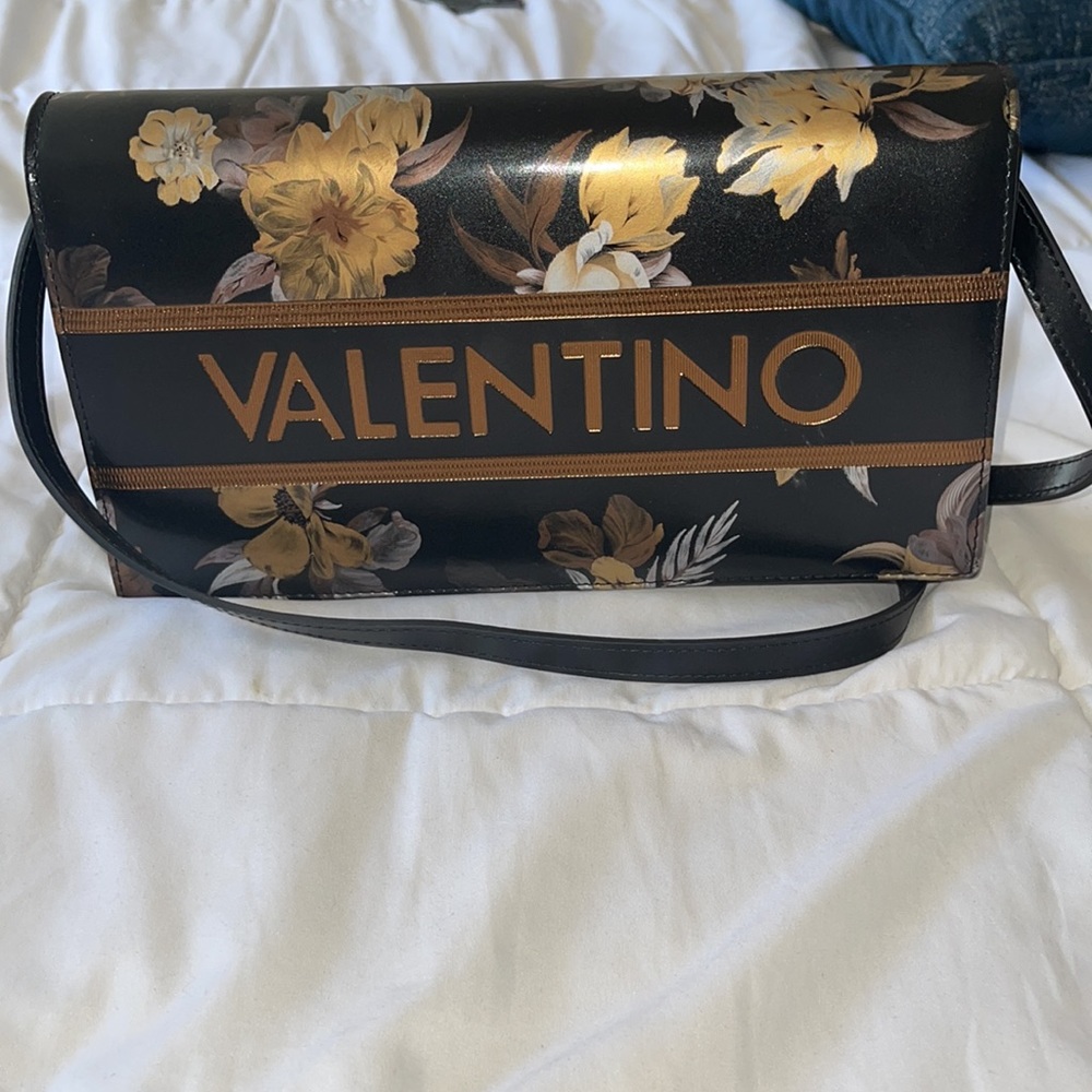Brand New Valentino Floral Bag 🦋
